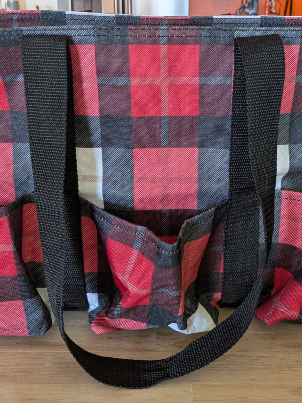NWOT thirty-one Check Mate Organizing Utility Tote Bag Red, White & Black Plaid